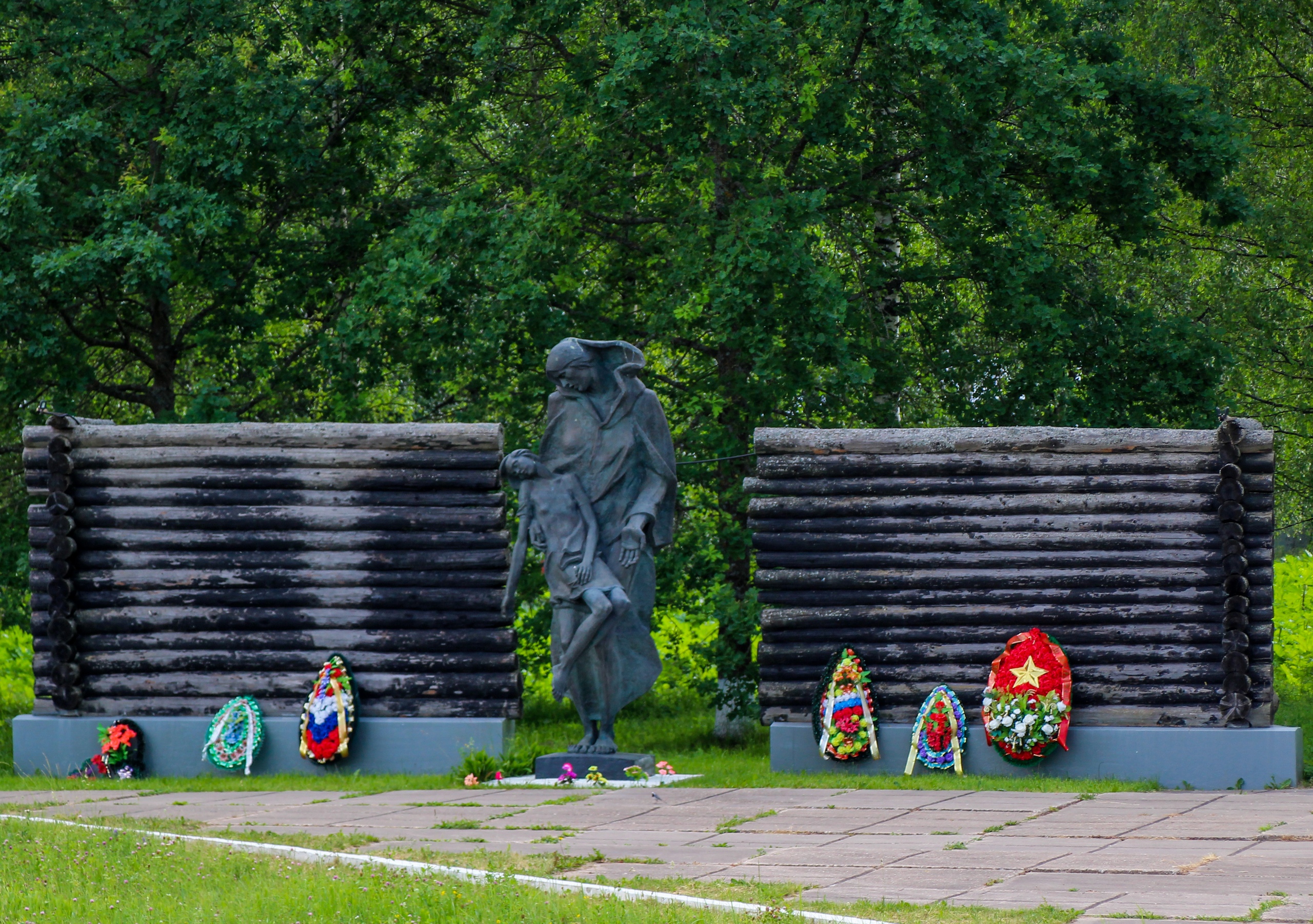 Мемориальный комплекс д. Звягино