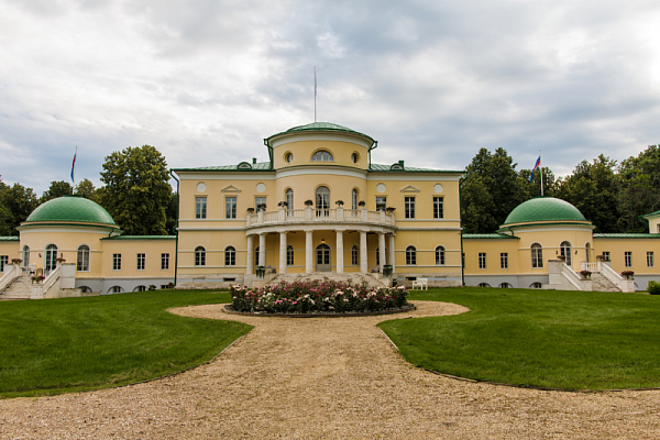 The Stepanovskoye-Volosovo manor