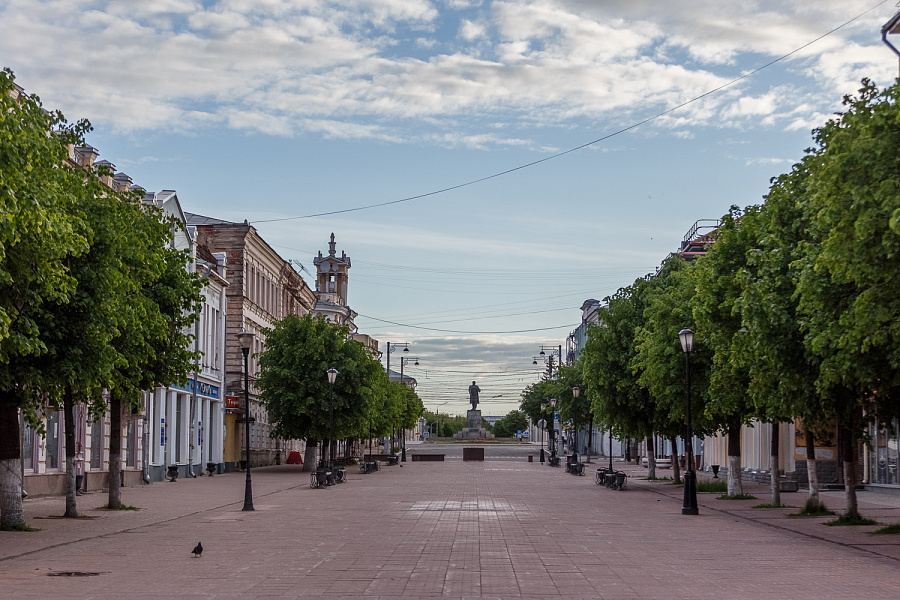 Тверской Арбат. Трёхсвятская улица в Твери в 2023 году. Трехсвятская ул. Тверь, Тверская обл.. Сбербанк трехсвятская